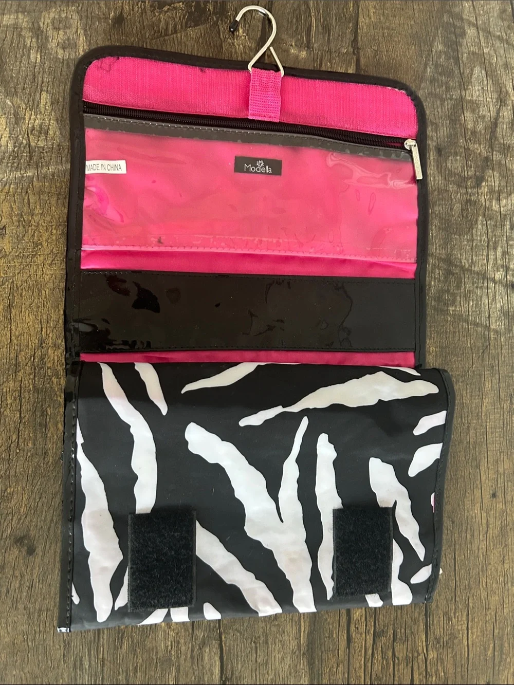 Modella compact hanging